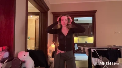 akyuliych - Follow me on tiktok bb 🙈
