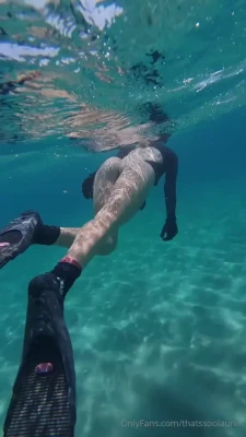 thatssoolauren - When a hairy babe finally gets moment to themselves on vacation, you