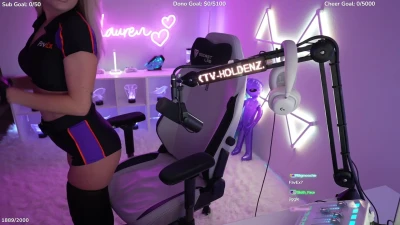 thatssoolauren - Show my titties some appreciation plz 😍
