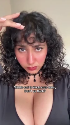 curlywurdy - i need a good boy to sit under my desk and suck me off while i game