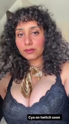 curlywurdy - Kiss my toes and ass