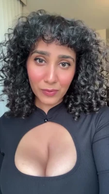 curlywurdy - She's winking at you 😉