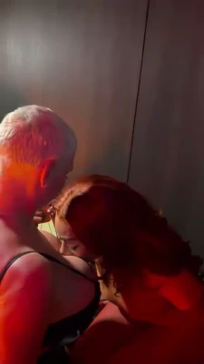 theestallion - How’s my squat form? 🤭 He got so turned on putting his face up