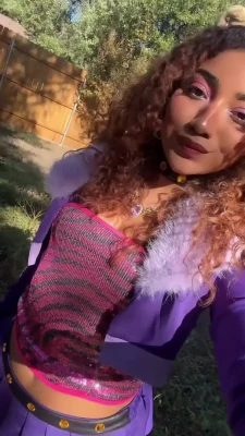 krystalogy - Babydoll fun, music gets me feeling hot 🔥 coffee makes me frisky
