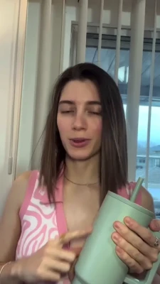 emilysylraa - Trying this video again...