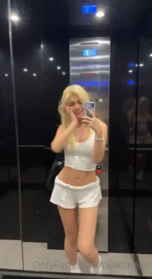 diakimeko - Dance it out  Watch it jiggle