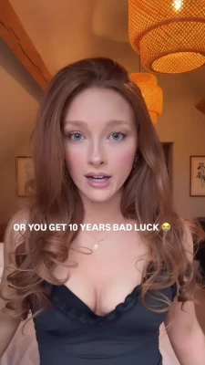 phoebeisginger1 - I'm Everything you want. Here's two different custom photo sets I