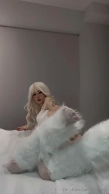 lboobies - Be my housemate? 🤝