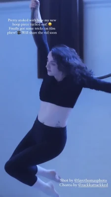 evannalynch - How long do you think you’ll last with my sexy body? DM! 🤭
