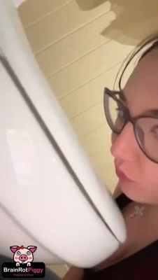 brainrotpiggy - I love receiving photos from my fans 🍆 🍑 😈