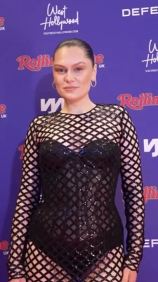 jessiej - A simple black lace one
