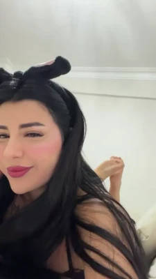 akgunnice - que rico meterme deditos