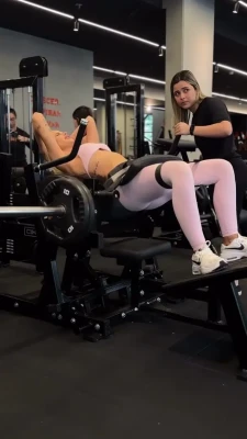 yasminbrunet - Little mid day twerk…. Should I do one in panties only ? Hmmm