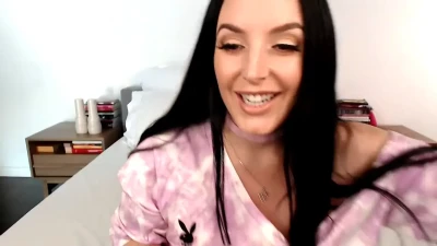 angelawhite - Hey guys sorry I’ve been quiet ❤️ Took a few days off Cos was
