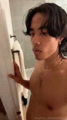 perfectdguy - You think anyone saw me get topless on the beach?? 😏