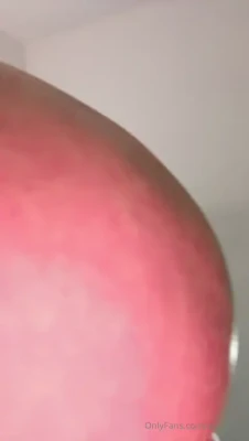 are_montenegro - Le lambi su coño rico qué tiene. 👅 Col. @lairaa34