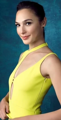 gal_gadot - Just a little peak at what’s coming 🖤👀…