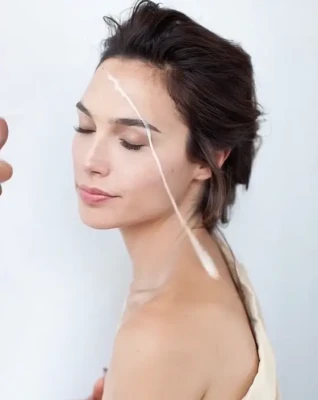 gal_gadot - [1/4] End of the month already!!! Coming at you with a new look -