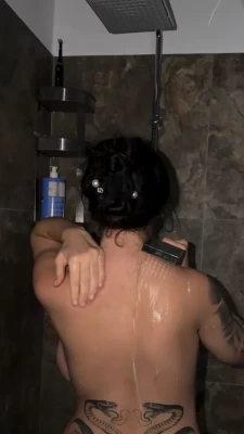 harleybenz69 - Yeah... I don t need clothes anymore 🤪