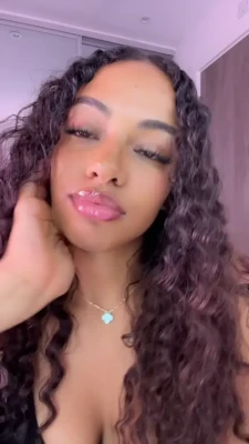 jordanherseyyy - Avevo così tanta voglia che alla fine mi sono masturbata😜