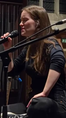 thisissigrid - don't you wanna see vids like these or better but naked? please