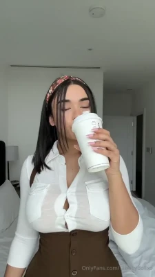 urbabydollxo - Spring queen