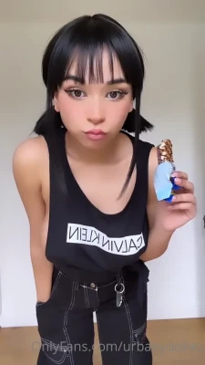 urbabydollxo - I knew I d be putting that controller down