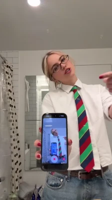 emmabrookes - what thoughts does this position give you?