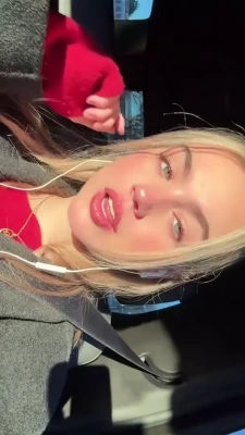 emmabrookes - 😈🎁 presenting my ass 😉
