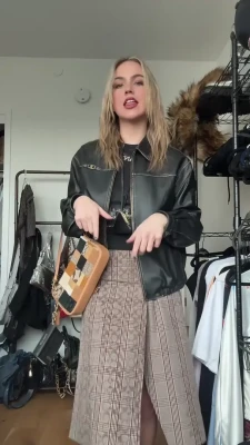 emmabrookes - Ur sexy bimbo wants yo put that on ur face