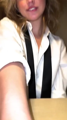 emmabrookes - uhhmmm hiii 👉🏻👈🏻