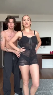 emmabrookes - And this is why it's important to skip wearing panties...