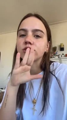 emmabrookes - Starting the week EXTRA clean 🤭