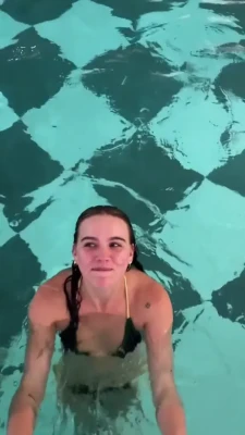 emmabrookes - 7 Videos in 7 Days keeps cumming and cumming.  In this video, one of