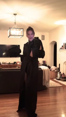 emmabrookes - What would you do if you saw me without panties in this position in