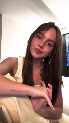 emmabrookes - Dripping wet ✨
