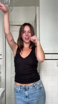 emmabrookes - A quicky in the bathroom during workouts would be amazing 👀