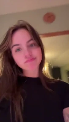 emmabrookes - looking to have some fun😈