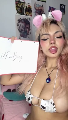 pixydanoni - Pull my hose, smack me around and make me yours 😈