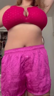 lynntoria - nude sent you want to eat it