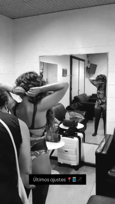 wanessa - Sitting so damn pretty
