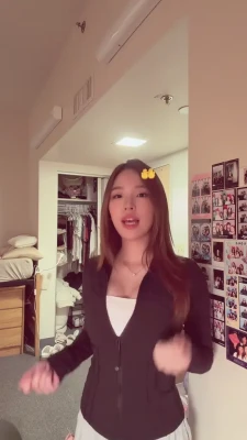 ashlynnh - Want to have some fun? I’m online and naked 😳