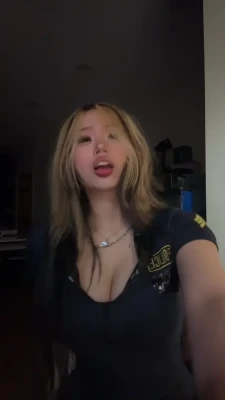 anniezheng.x - Oof, so big my lil pussy hugs it tight💕