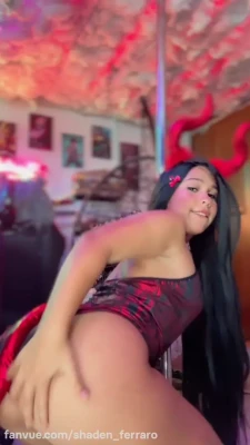 shadendferraro - I need help finishing up rubbing the lotion in! Help papi! 😉🍑