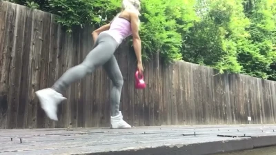 aliciamariebody - Sunday Bumday 🍑 Peeping Perv Edition 👀 Would you sneak pics of