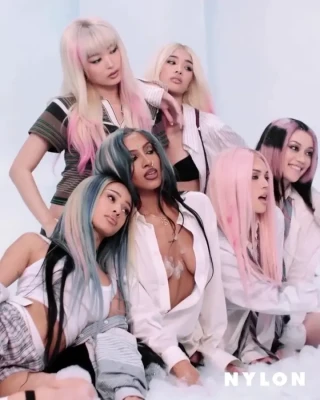 lararajj - Shall i pull my panties to the side????