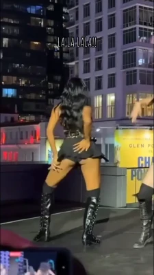 lararajj - Can I send you pics like this at work? 🤍