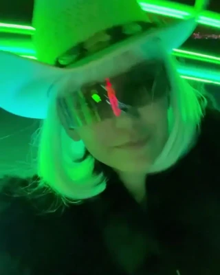 nina - Or maybe yall want this video?? 😏