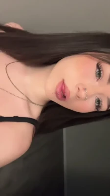 chloeoak11 - My pussy pulses when I cum hard 😱💦 I love rubbing my clit for