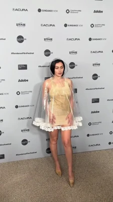 charli_xcx - Colour or black and grey